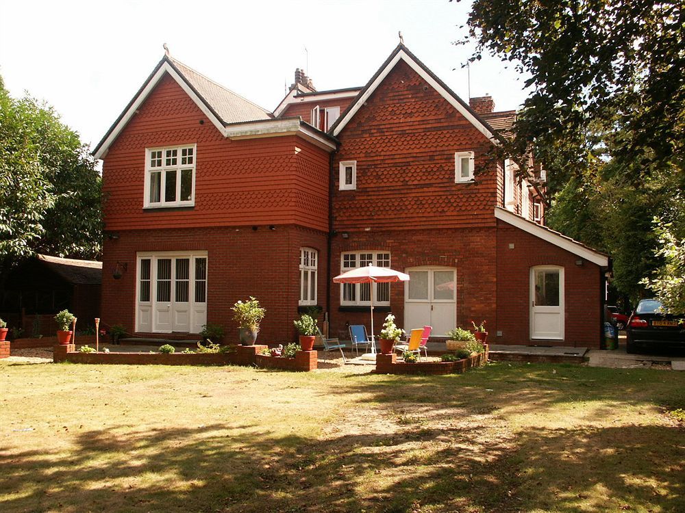 Gatwick Turret Guest House Horley Exterior photo